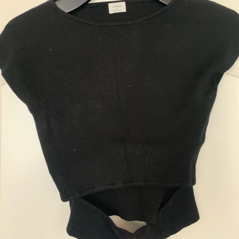 Wilfred keyhole top